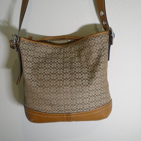 COACH HANDBAG - Picture 6 of 9